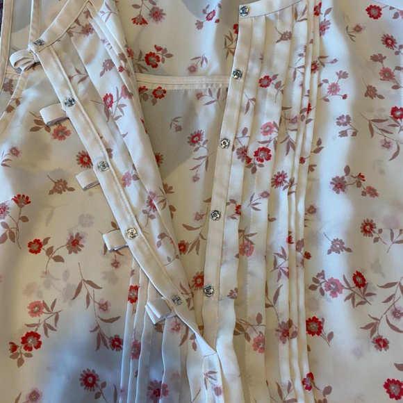 Lauren Conrad Floral Blouse - Picture 3 of 7